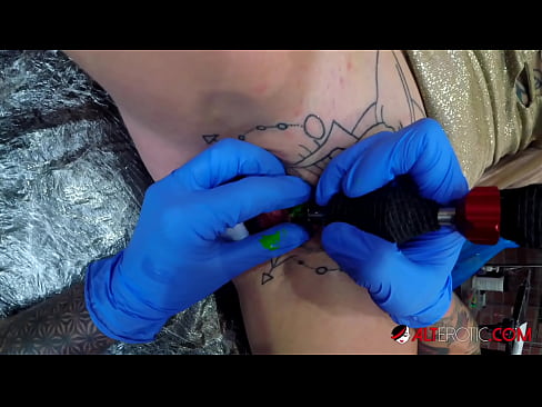 ❤️ Extremadamente tatuado hottie Sully Savage consiguió un tatuaje en su clítoris ❤ Porno bonito en es.mkdou33miass.ru ❌️